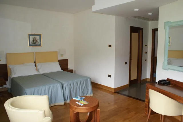 غرفة قياسية بسرير مزدوج أو سريرين منفصلين، Solofra Palace 2/2