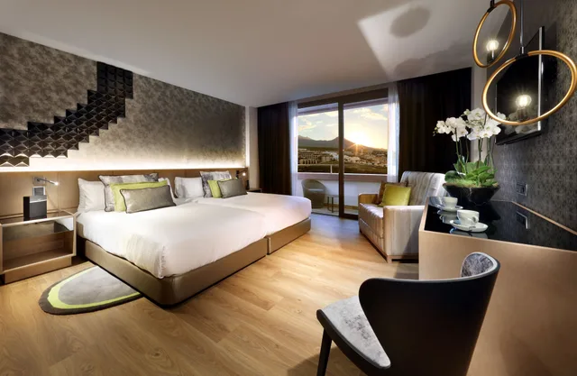 Classic, Single, Twin Beds, Resort View، Hard Rock Hotel Tenerife 2/3