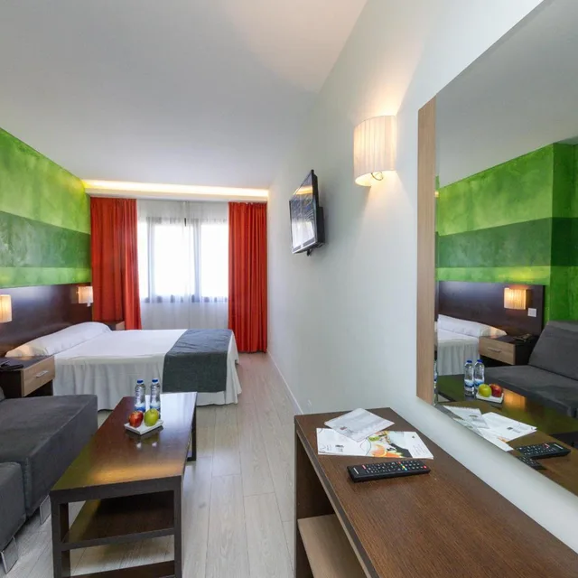 غرفة بسرير مزدوج أو سريرين منفصلين، Apartamentos Recoletos 3/9