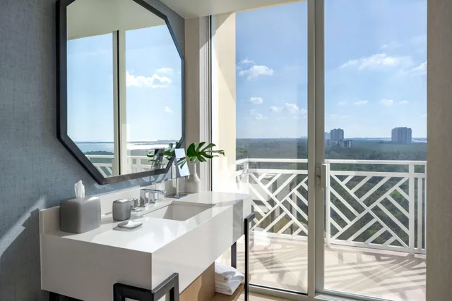 غرفة ركنية بسرير كينج بإطلالة، Hyatt Regency Coconut Point Resort And Spa 3/3