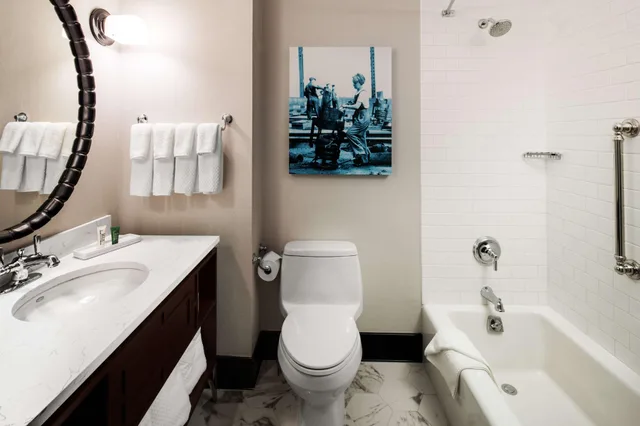 غرفة ديلوكس بسرير كوين، Hilton Brooklyn New York 3/3