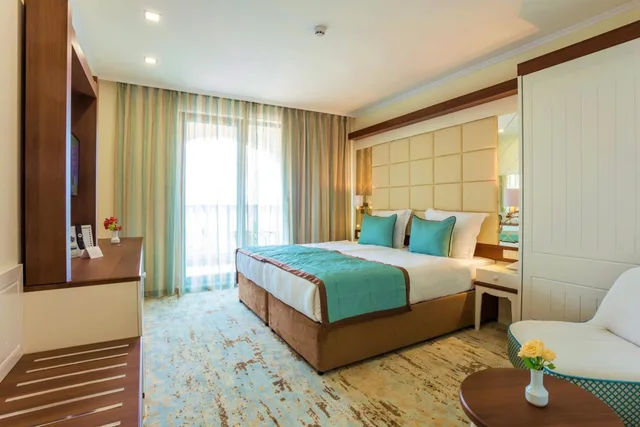 Deluxe, Twin Beds, King Bed, Lateral Side Sea View، Festa Via Pontica 4/10