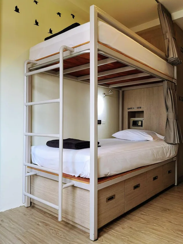 غرفة بسرير بطابقين بحمام مشترك، Asleep By Lantana Hostel 2/3