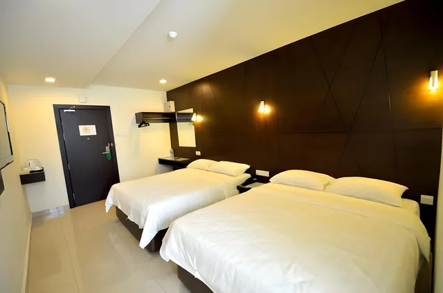 غرفة ديلوكس عائلية رباعية بإطلالة على المدينة، Cathay Hotel 1/2