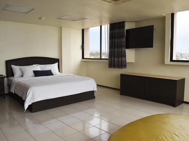 جناح بإطلالة على البحر، Corona Plaza Hotel 4/7