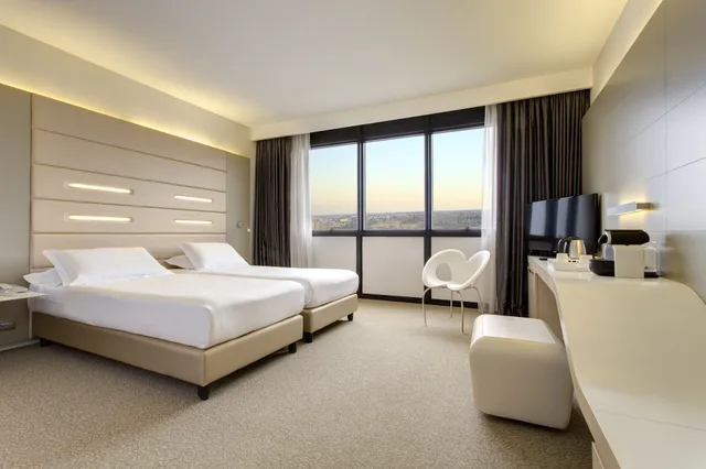 غرفة قياسية بسريرين منفصلين للمدخنين، Best Western Plus Tower Hotel Bologna 3/7