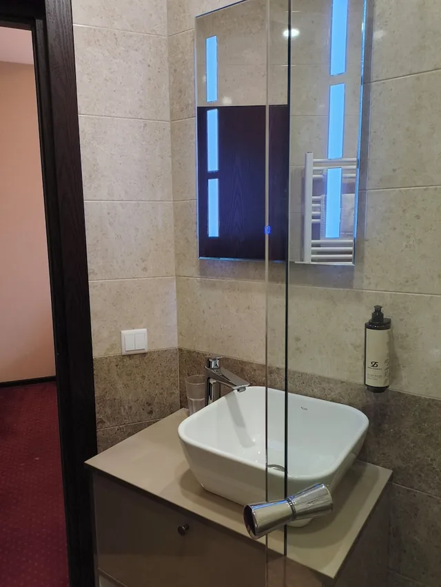 غرفة كومفورت مفردة بسرير كوين، Marionn Hotel 7/7