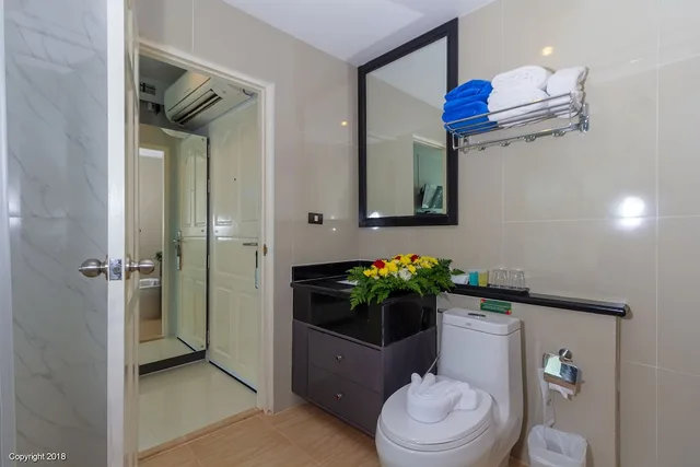 Deluxe, Double Bed, Hot Tub, Pool Access, MODERN LIVING HOTEL 5/9