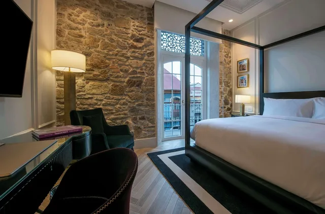 Casco, King Bed, Hotel La Compania In The Unbound Collection By Hyatt 7/10