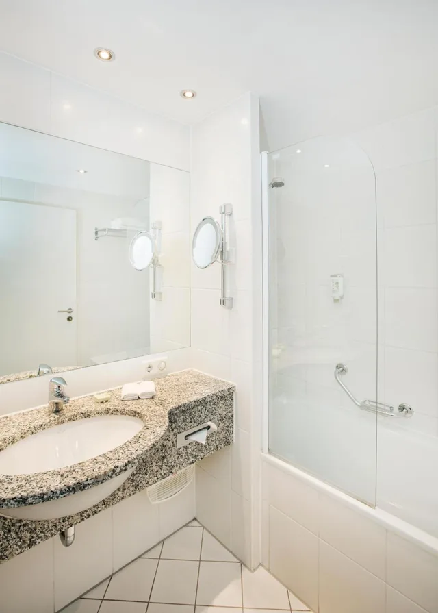 غرفة قياسية بسرير كوين، Arcotel Castellani Salzburg 2/2
