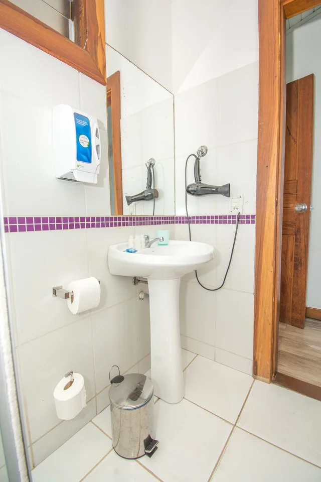 Luxury, Suite, Double Bed, Sea Front, Balcony، Bamboo Buzios Hostel 6/6
