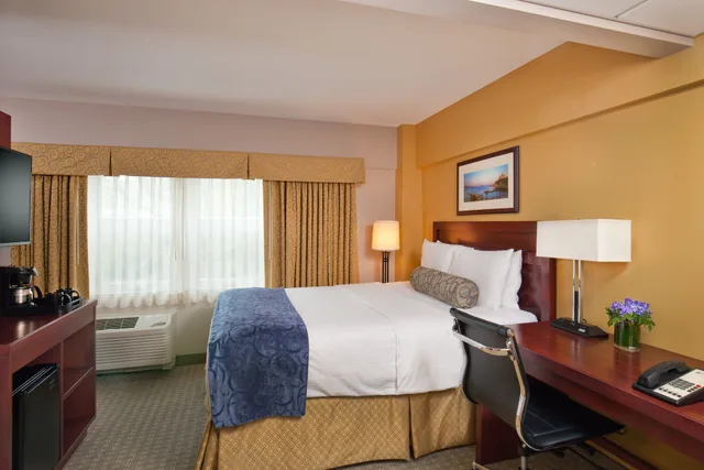غرفة بسرير كينج، Wylie Inn And Conference Center At Endicott College 5/8