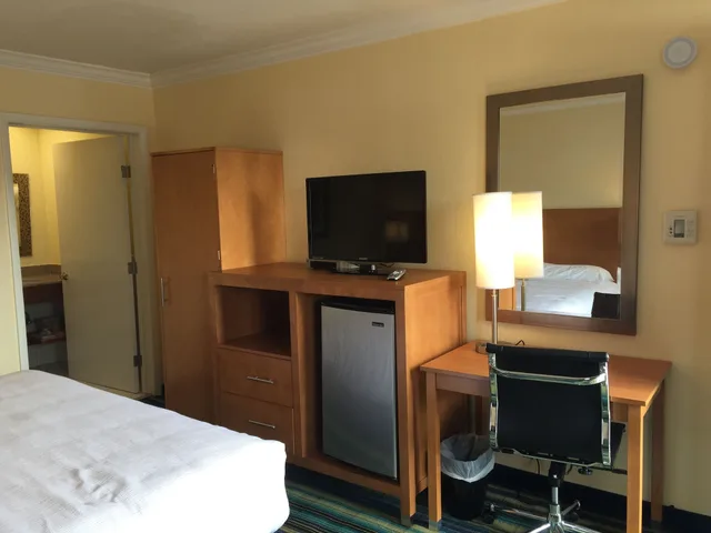 غرفة قياسية بسرير كينج للمدخنين، Surf Motel 1/4