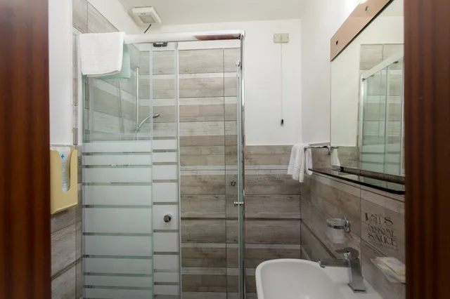 غرفة قياسية ثلاثية، Flom Boutique Hotel 2/3