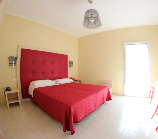 غرفة بسرير مزدوج بإطلالة على البحر، Hotel Sole 1/7