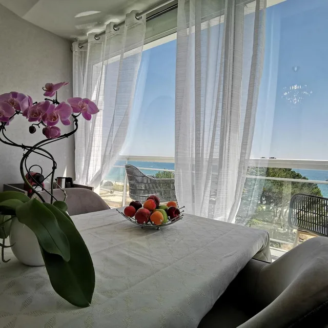 جناح رئاسي، Hotel Le Diana 7/9