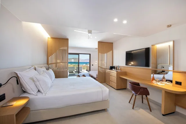 Swim Up, Prestige, Junior Suite, Twin Beds, King Bed, Sea View، Ventale Island Breeze Resort 1/6