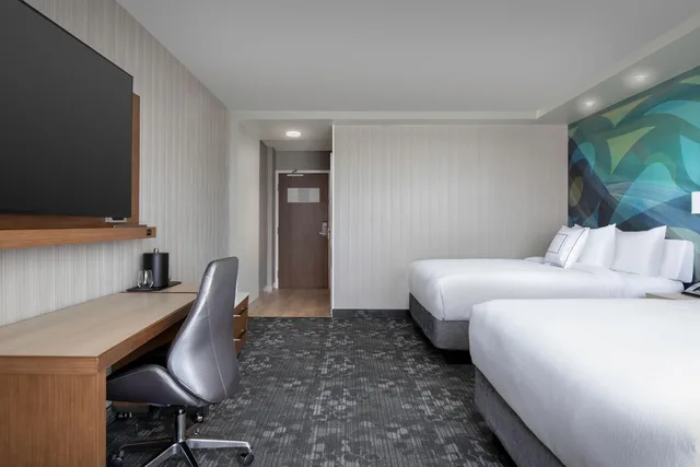 Standard, 2 Queen Beds, City View, Courtyard By Marriott Nanaimo 3/10
