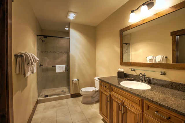 شقة سكنية بسرير كينج وسريرين كوين بـ3 غرف نوم، Crystal Peak Lodge 3/5