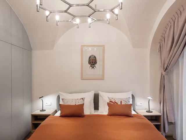 جناح استوديو سوبيريور بسرير كينج مع أريكة، Hotel Modra Ruze 2/5