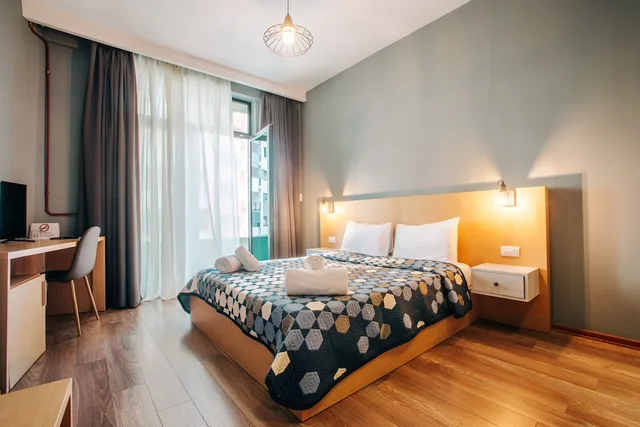 Standard, Queen Bed, Courtyard View, Balcony, Arc Hotel Tirana 3/5