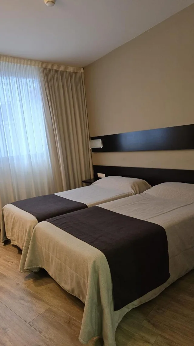 غرفة ديلوكس بسرير مزدوج أو سريرين منفصلين، Blu Hotel Pamplona 4/6