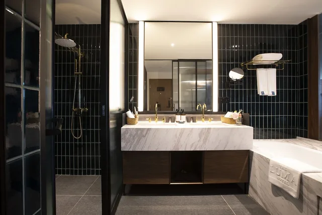 Eden, Deluxe, 2 Queen Beds, The Luma Hotel 4/4