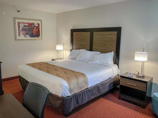 1 King Bed - Non-Smoking, Micfridge، Motel6 Elkhart, IN 5/10
