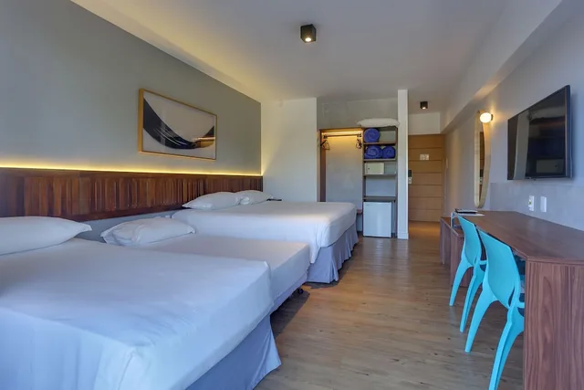 غرفة سوبيريور بسرير مزدوج وسريرين منفصلين بإطلالة على البحر، Hotel Porto Sol Beach 5/10