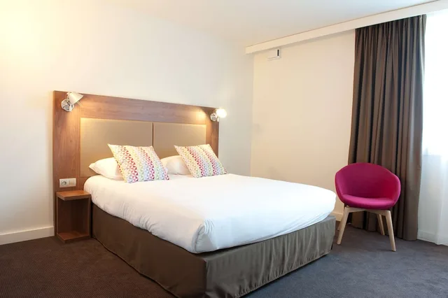 غرفة قياسية بسرير مزدوج وسرير فردي، CAMPANILE LIMOGES CENTRE - GARE 3/9
