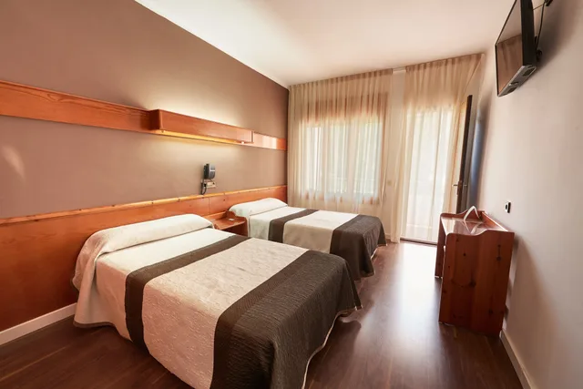 Standard, Twin Beds, Checkin Flamingo 7/10