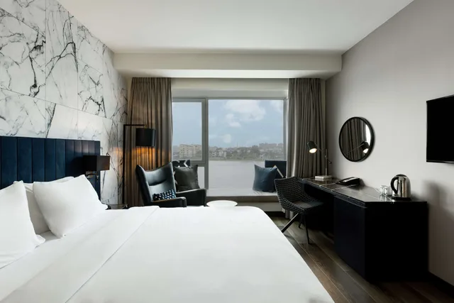 Premium, King Bed, Lagoon View، Radisson Blu Anchorage Hotel 2/7