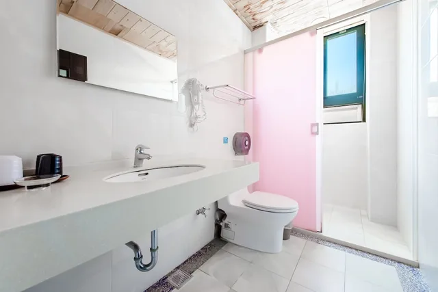 غرفة رباعية بسريرين مزدوجين بشرفة، Summer Garden Bed And Breakfast 7/7