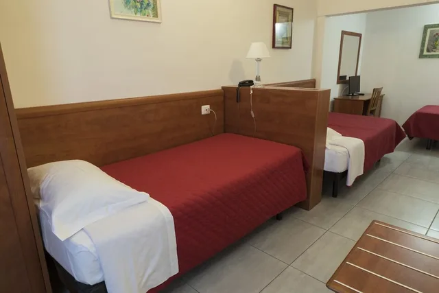 غرفة كومفورت ثلاثية بسريرين منفصلين، BUONHOTEL 1/3
