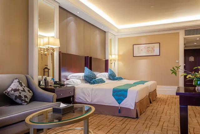 غرفة ديلوكس بسريرين منفصلين بإطلالة على البحيرة، Yourworld International Conference Center 1/2