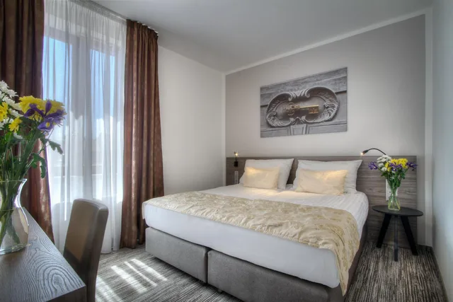 غرفة ثلاثية، Hotel Pav 1/10