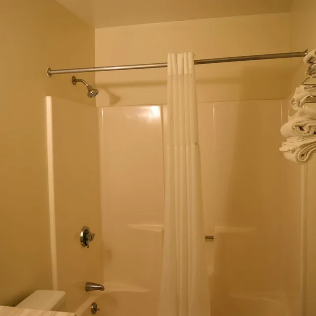 غرفة قياسية بسريرين منفصلين، Plymouth Motor Lodge 2/2