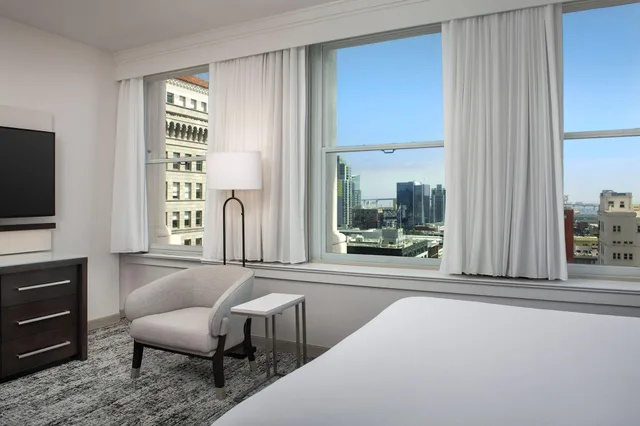 غرفة بسرير مزدوج بإطلالة، Courtyard By Marriott San Diego Downtown 2/6