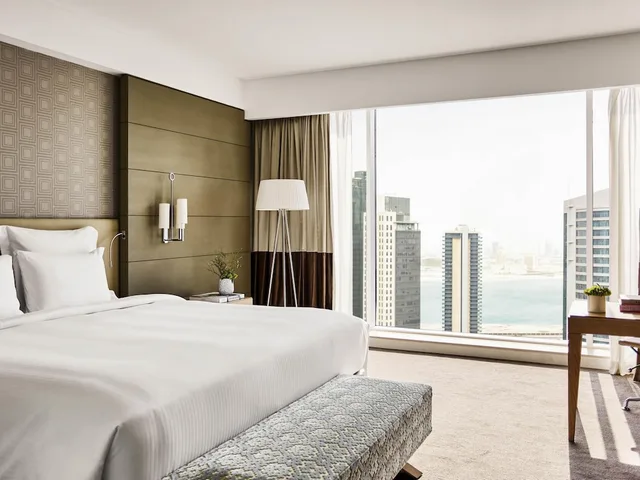 جناح ديلوكس بسرير كينج مع دخول صالة النادي، Pullman Doha West Bay 3/6
