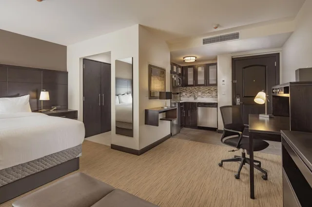 جناح استوديو بمطبخ، Staybridge Suites Saltillo 1/3