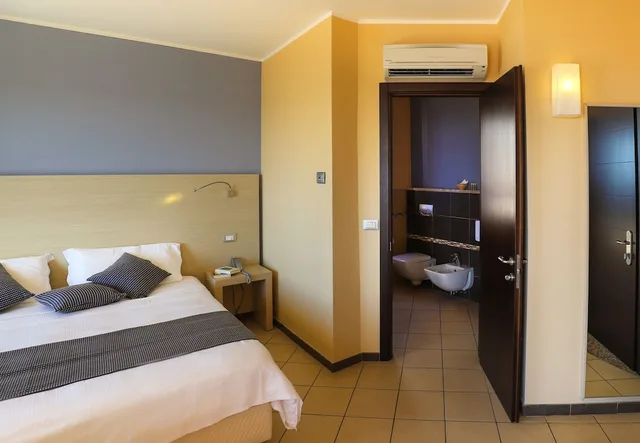 غرفة سوبيريور بسرير كوين بإطلالة على البحر بشرفة، Janus Hotel 1/6