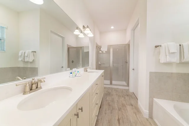 كوخ إليت بسريرين كوين وسريرين كينج بـ6 غرف نوم، Margaritaville Cottages Orlando with H2O Waterpark by Rentyl 4/6