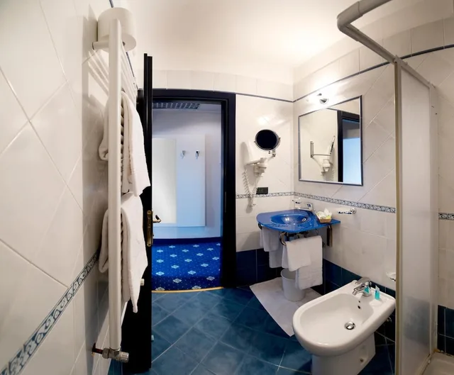 غرفة ثلاثية بسرير مزدوج وسرير فردي، Hotel Estense 7/7