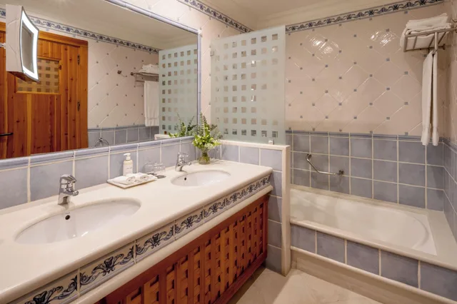 غرفة سوبيريور بسرير مزدوج أو سريرين منفصلين بإطلالة على البحر، Princesa Yaiza Suite Hotel Resort 2/3