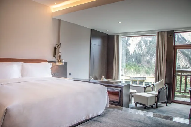 غرفة كلاسيكية بسرير كينج بشرفة، Intercontinental Jiuzhai Paradise 2/5
