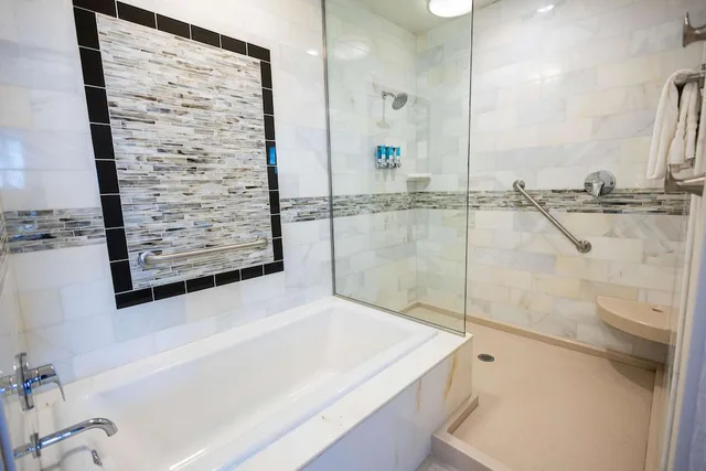 جناح كبير بسرير كينج بغرفتين مع أريكة، Drury Plaza Hotel Orlando - Disney Springs Area 4/5