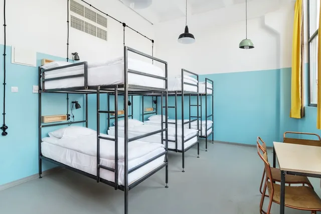 سكن مشترك بستة أسرّة للنساء، Fabrika Tbilisi 1/2