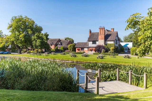 غرفة سوبيريور بسرير مزدوج أو سريرين منفصلين، The Moat House 2/2