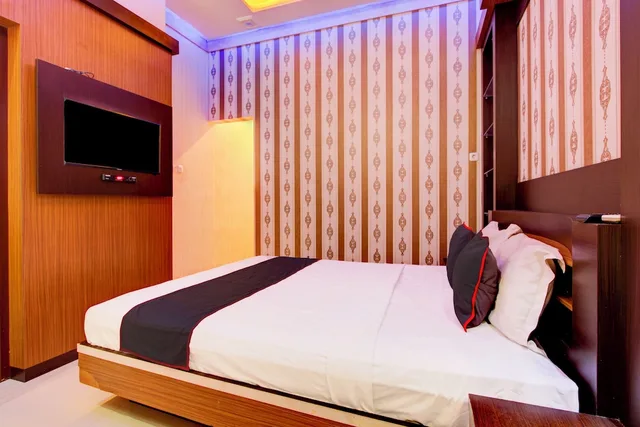 غرفة ديلوكس بسرير مزدوج بشرفة، Hotel O Yogyakarta near Jogja City Mall formerly Bama Guesthouse 7/10