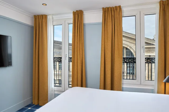 Superior, Double Bed, Timhotel Paris Gare Du Nord 3/6